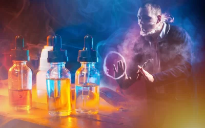 How does the PG/VG ratio affect vape flavors and smoke?